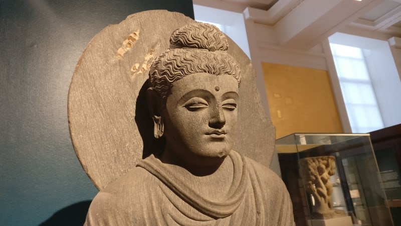 世界初の仏像はギリシャ風だった：ガンダーラの仏教美術について