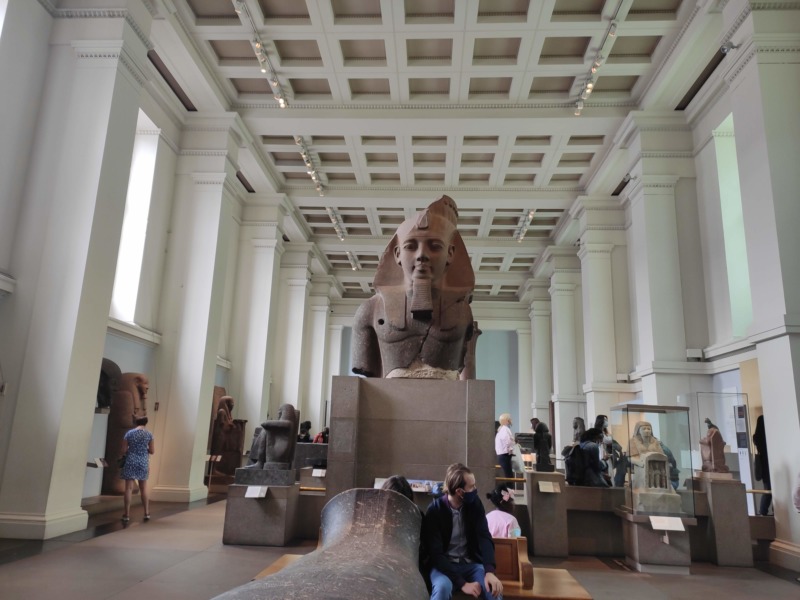 大英博物館のエジプト展示室 ロゼッタ ストーンや数千年前の彫像群を見る ロンドンアートめぐり